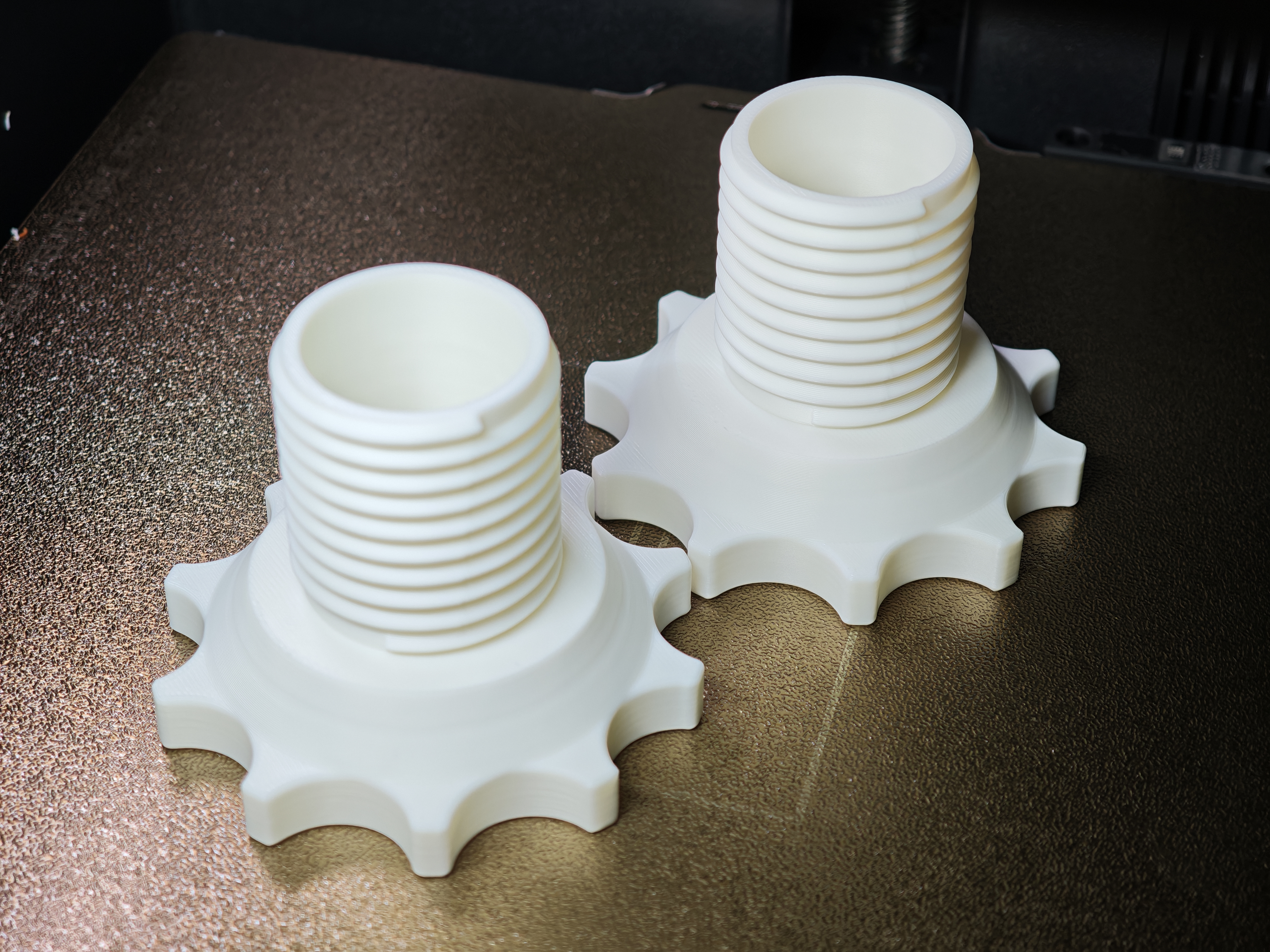 Miniatura 4 del modelo 3D 耗材料盘绕线器 兼容各种尺寸耗材盘 全打印无需五金
