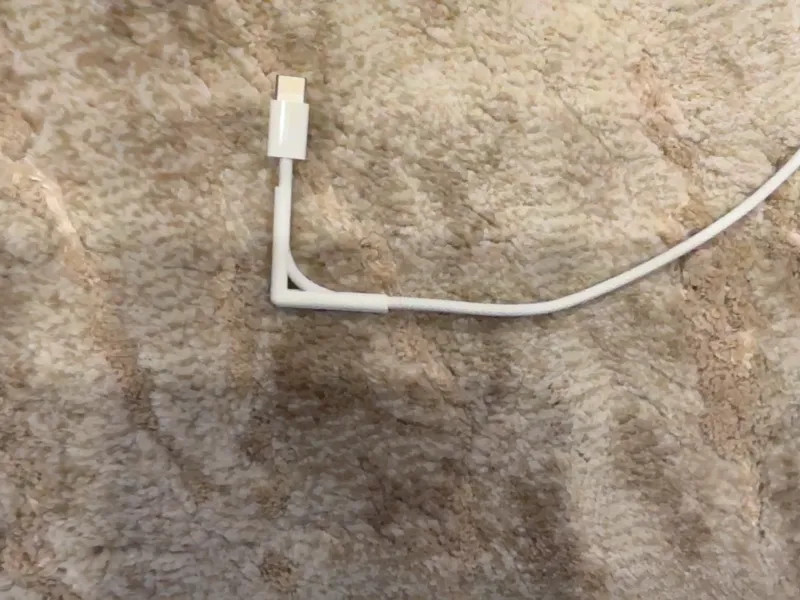 Apple Cord Corner