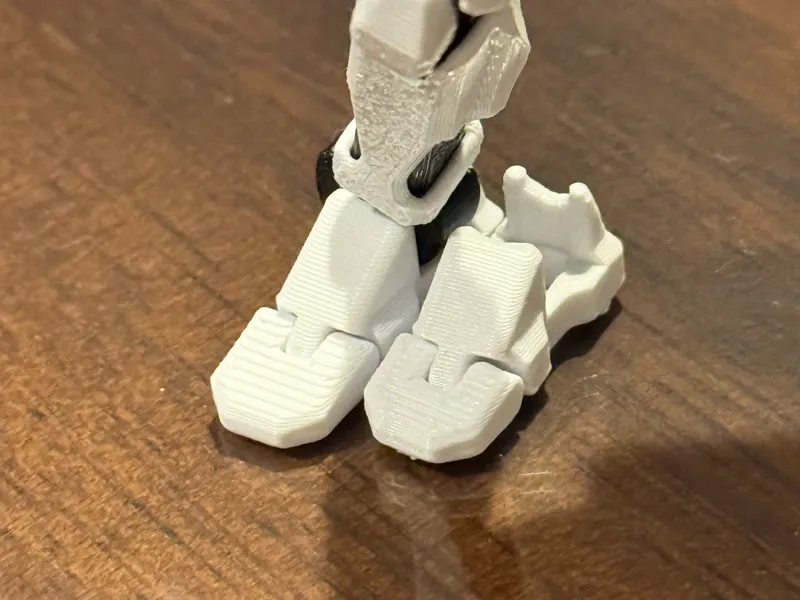 Larger Feet for Dummy 13