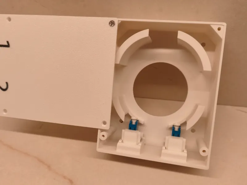 Parametric keystone box with wire reel