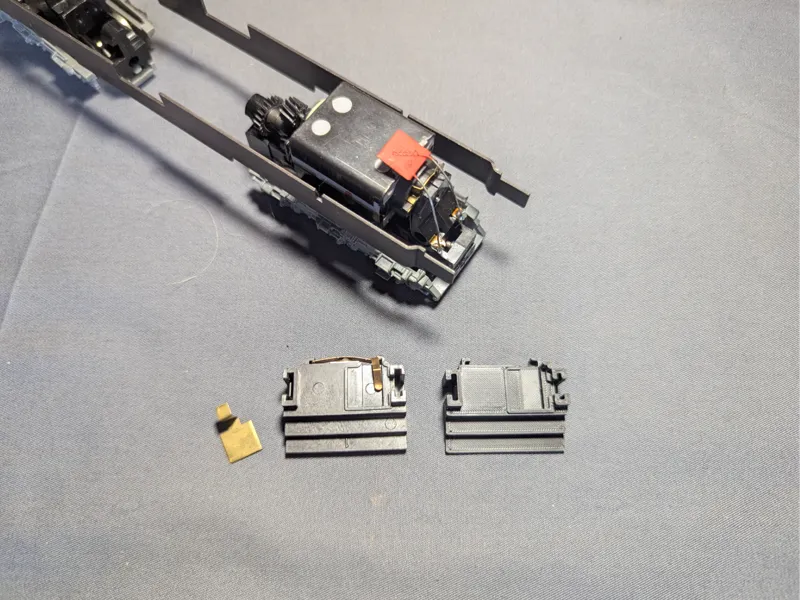 Piko GDR BR130 front lamp holder replacement