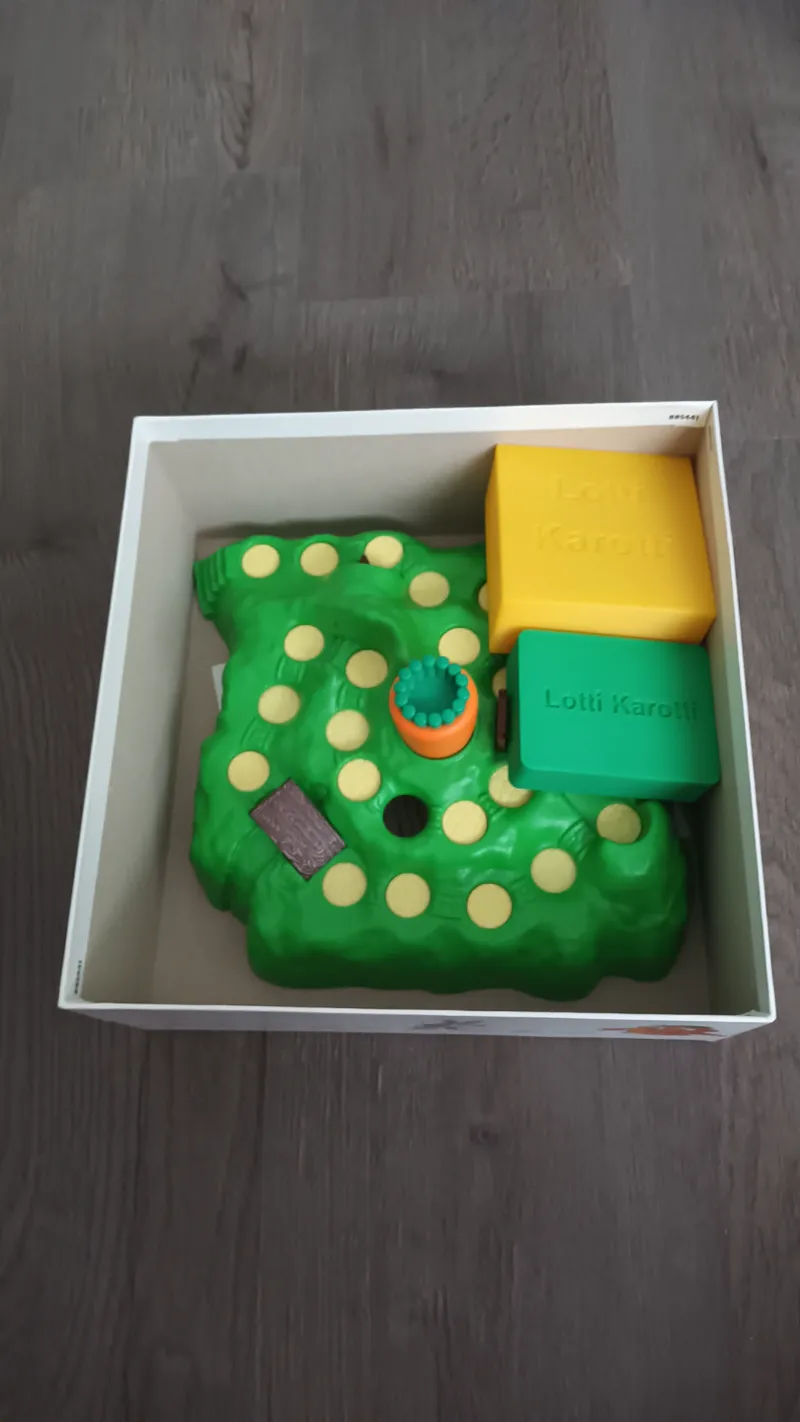 Lotti Karotti Kartenbox und Schachtel für die Spielfiguren