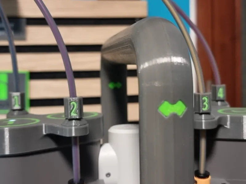 Clip for filament tube numbering