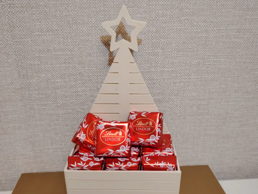 Petit coffret de Noël pour chocolats ou fleurs