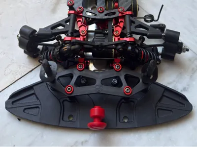 Adjustable support for RC car bodies