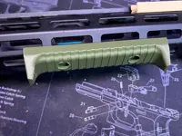 Mlok snap in handstop