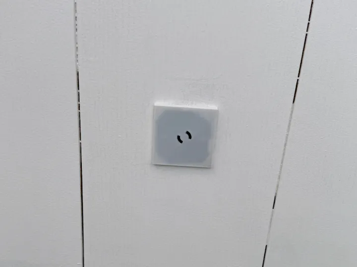 LK Loftlampe stikkontakt Gammel model