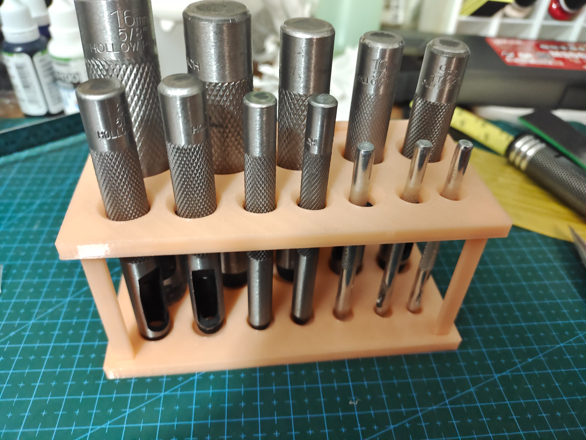 Miniatura 1 do modelo 3D 冲孔器收纳