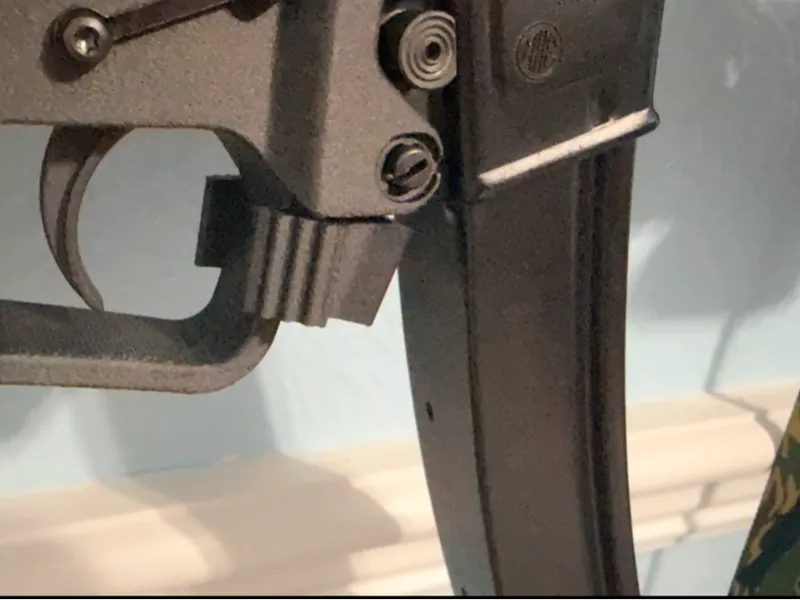 ARMP5 extended mag release