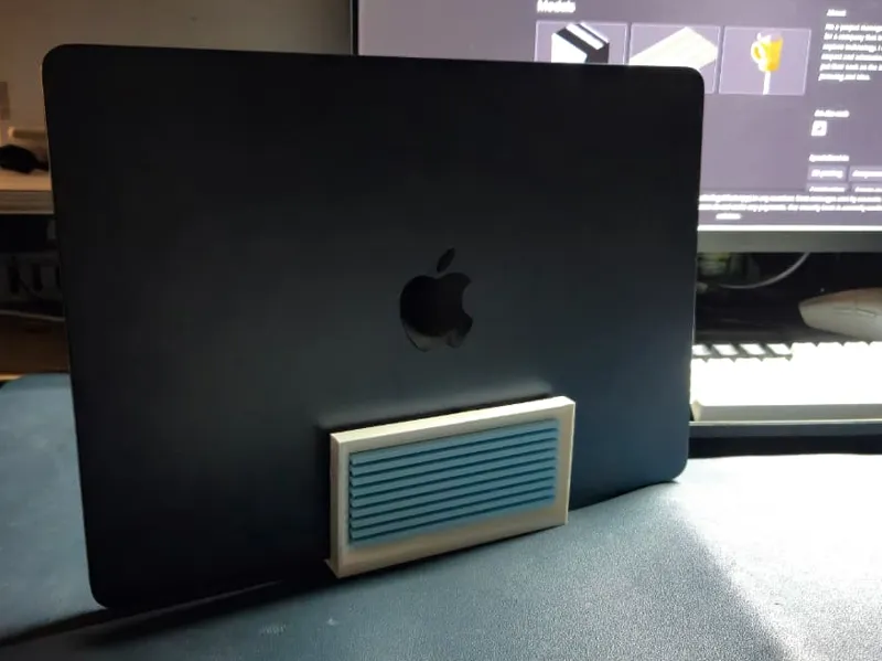 Minimal Panel Laptop Stand