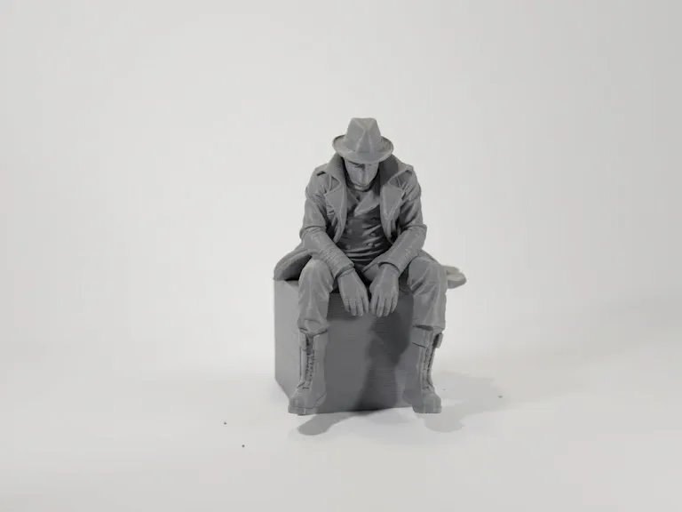 Sitting Spider Noir