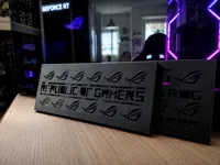 0.2mm layer, 2 walls, 15% infill non neccesita di supporto