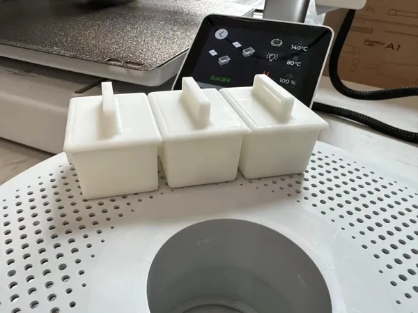 Petite boîte de rangement avec couvercle