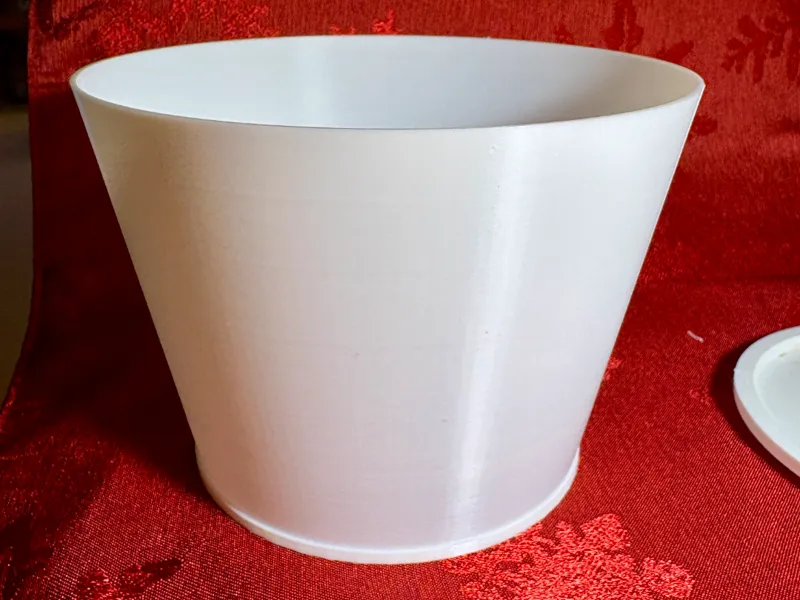 Quick Flower pot 4" Tall x 5.5' w top ,4' w base