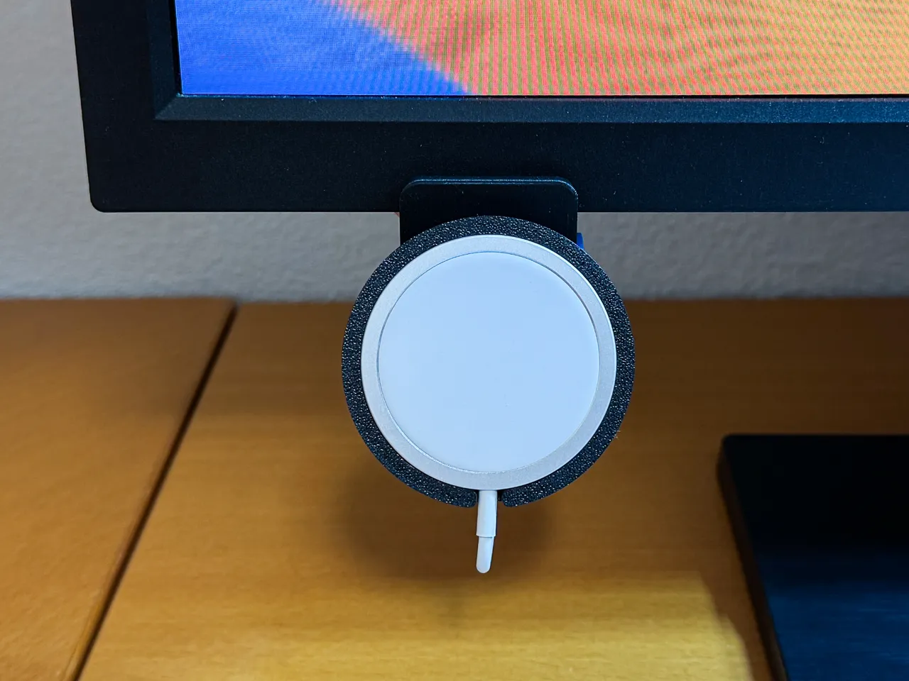 MagSafe Monitor Phone Holder | Fully 3D printed view 3