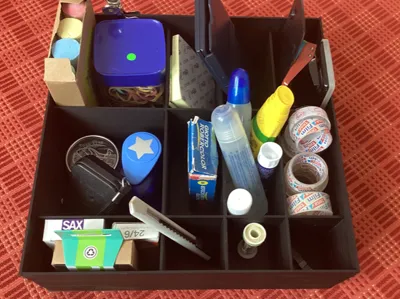 Box with dividers