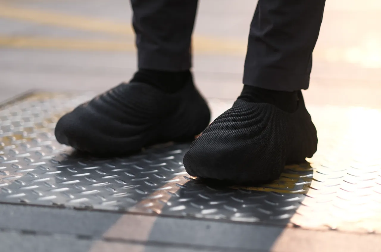 Veloform-a pair of 3D-printed casual shoes view 2