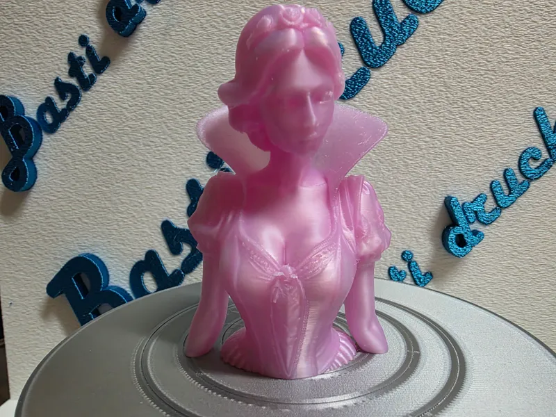 Snow White sculpture