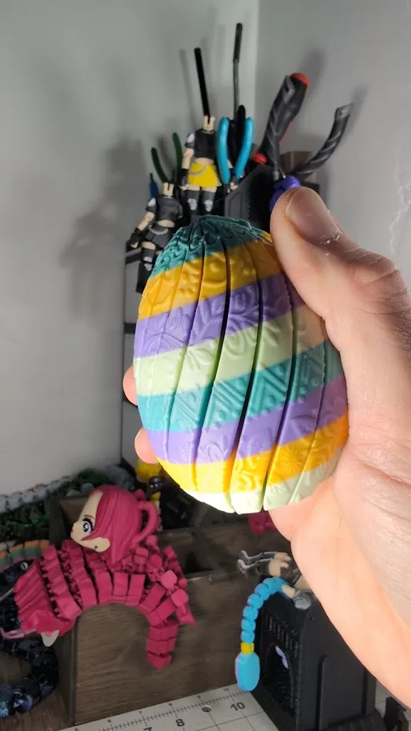 Embossed Twisty Dragon Egg (12 or 20 Slices) view 3