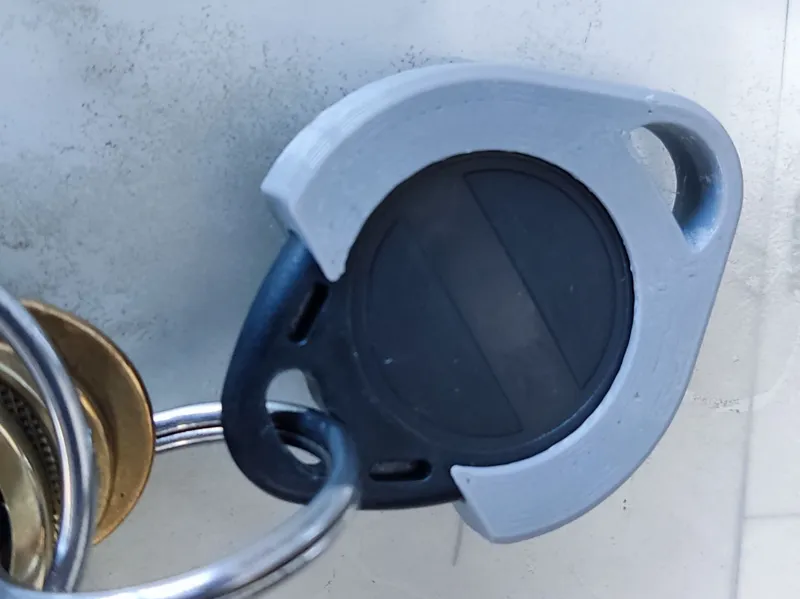 RFID chip / tag snap on holder - for 28mm chips