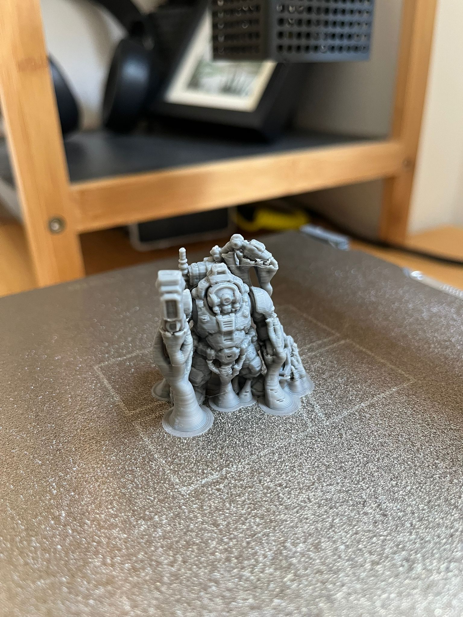 Miniatura 2 do modelo 3D Grimdark Space Dwarf Engineer - Scify