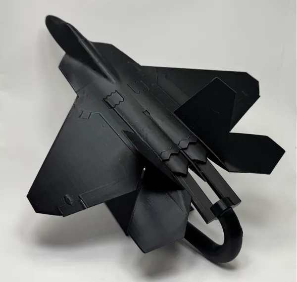 Avion de chasse F-22 avec support amovible