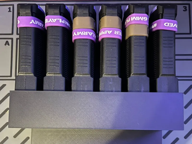 Magazin Holder mit Rückwand