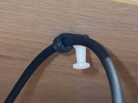 Cable clip