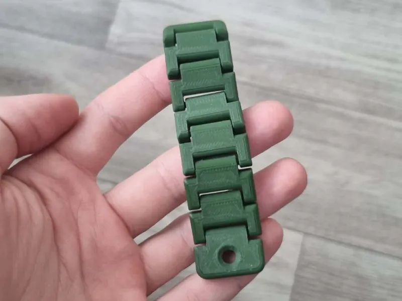 Flexi modern keychain