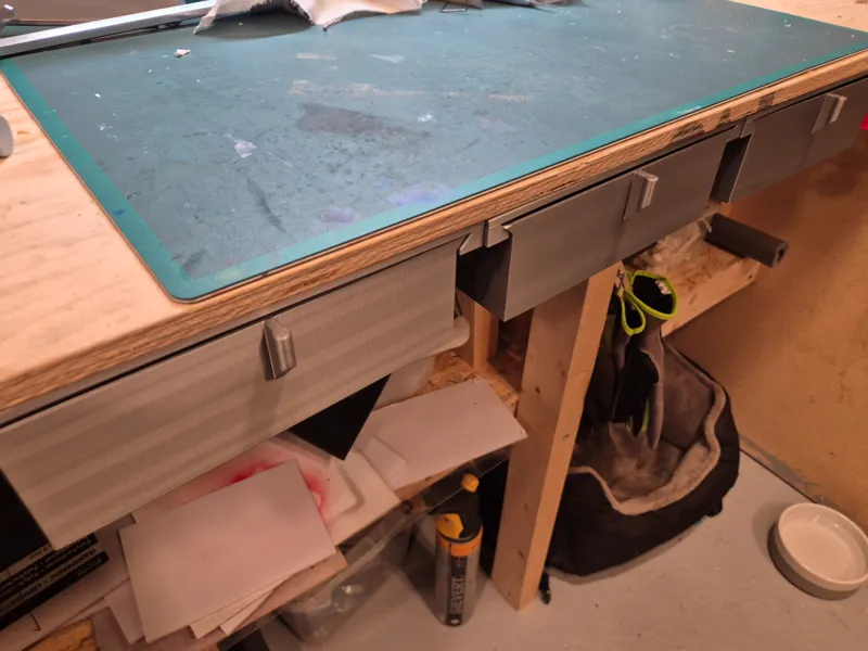 Under desk drawer 10 cm depth