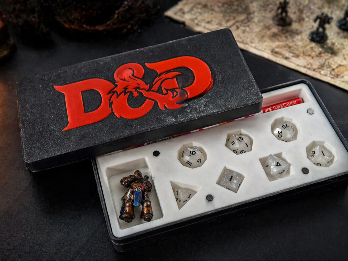 Magnetic Dice Case with Mins and pencil slot