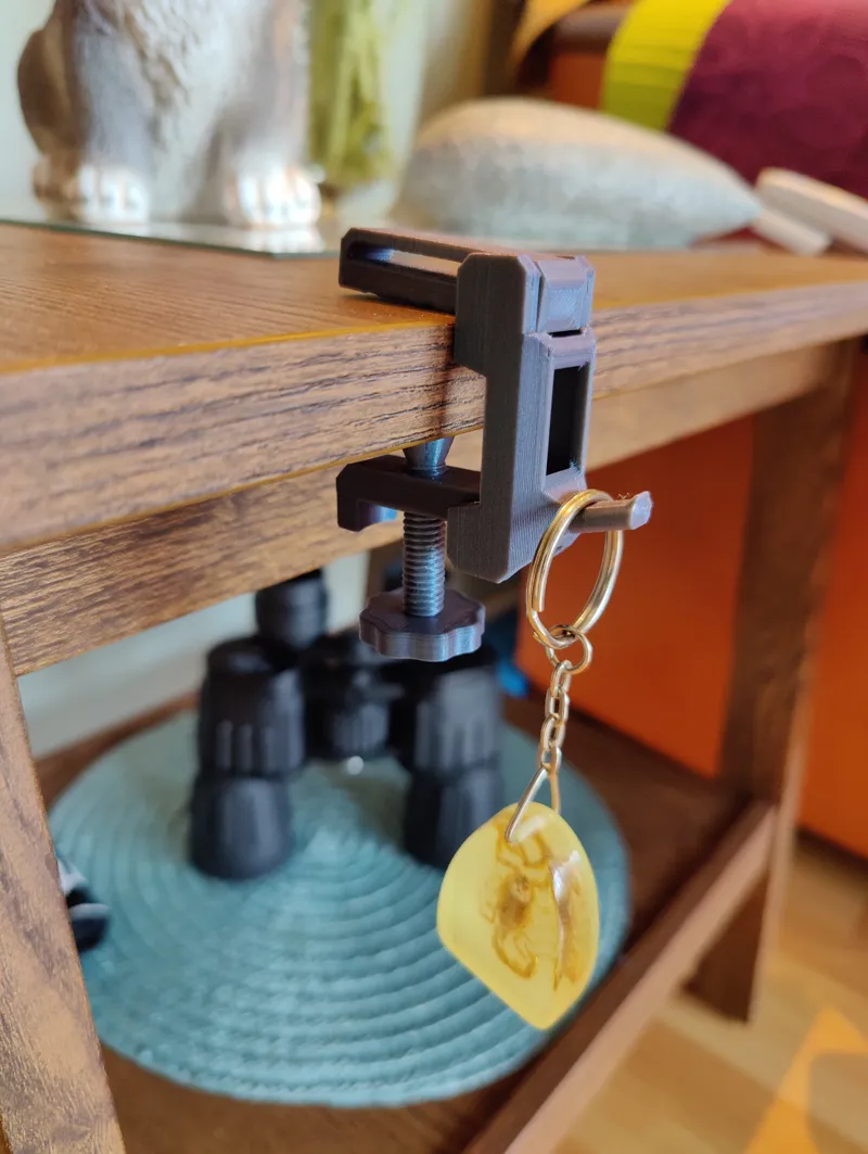 Print-in-place clamp with hook