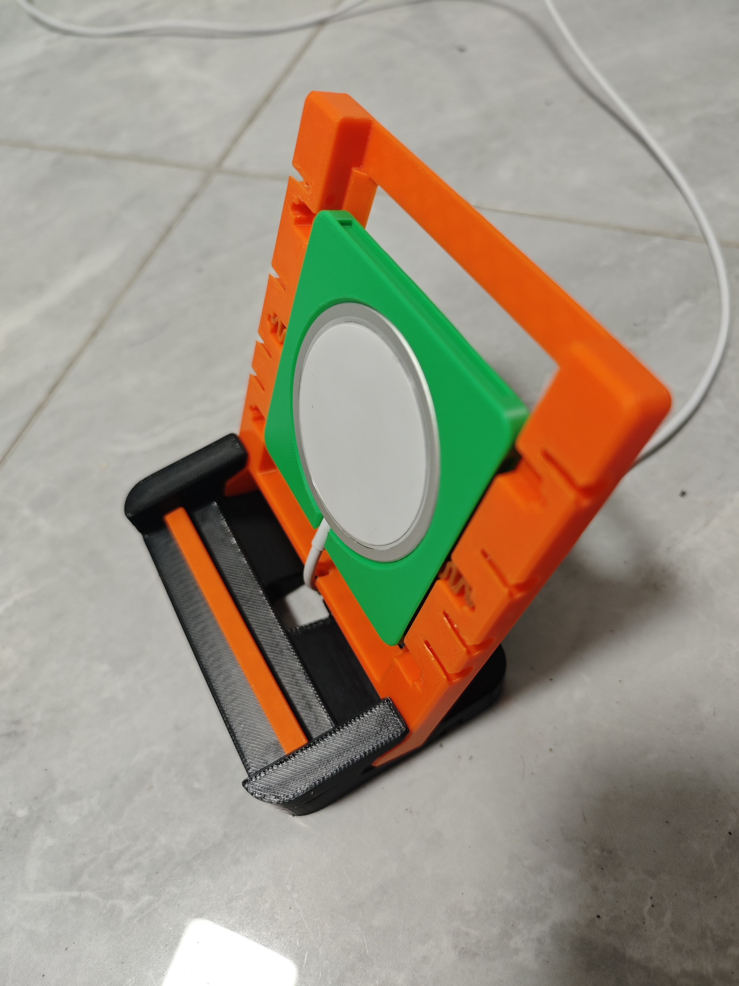 Miniatura 2 do modelo 3D 无线充电支架-高度可调，适配不同手机，最佳充电效果