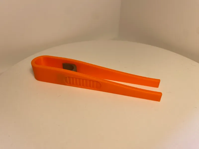 tweezers 