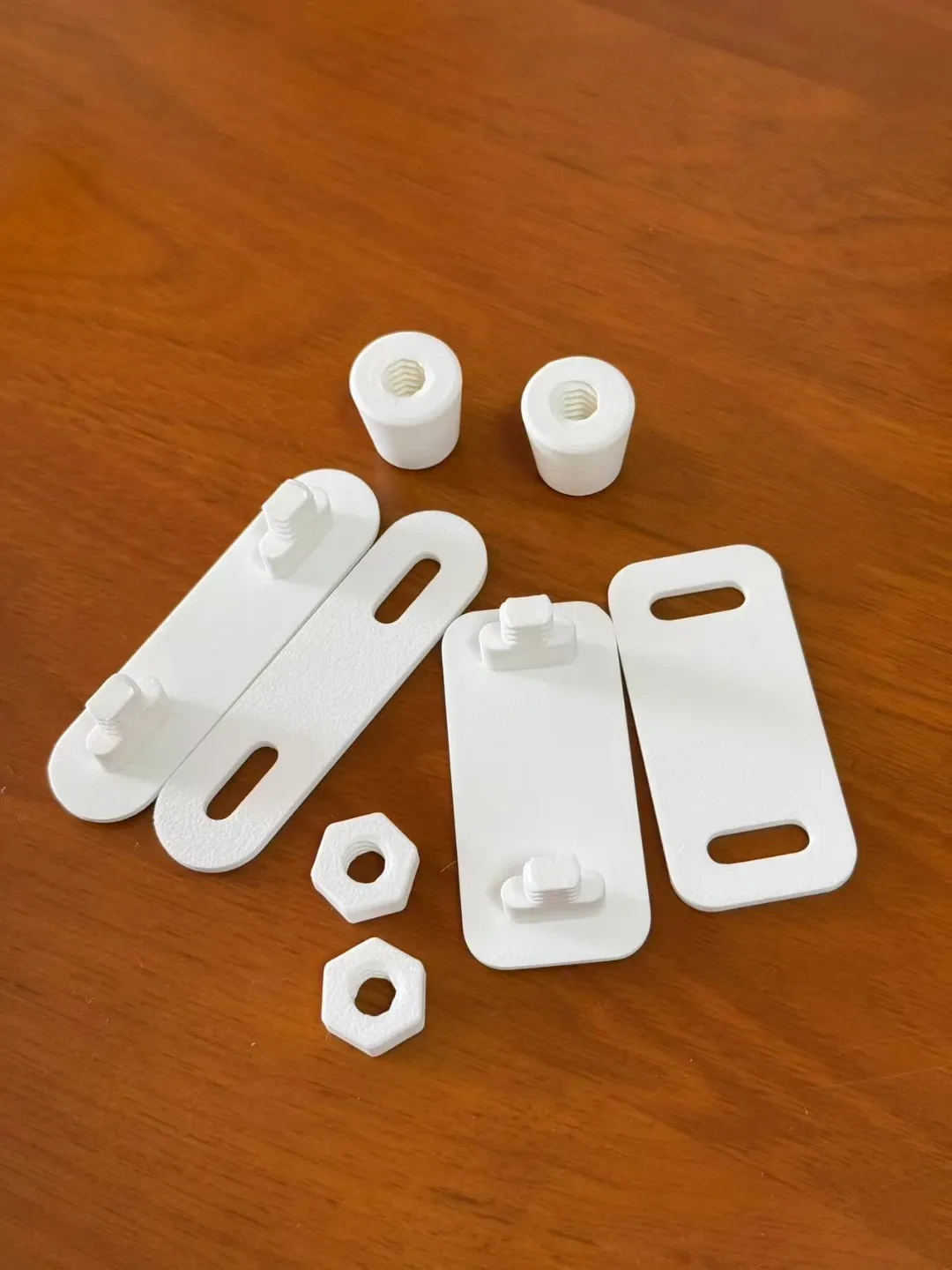 Miniatura 2 do modelo 3D 宜家洞洞板连接器