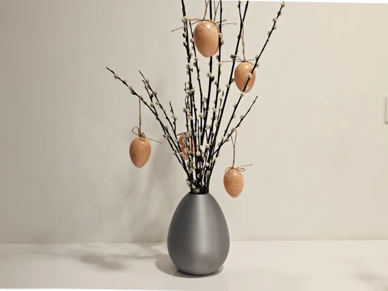 Easter egg vase