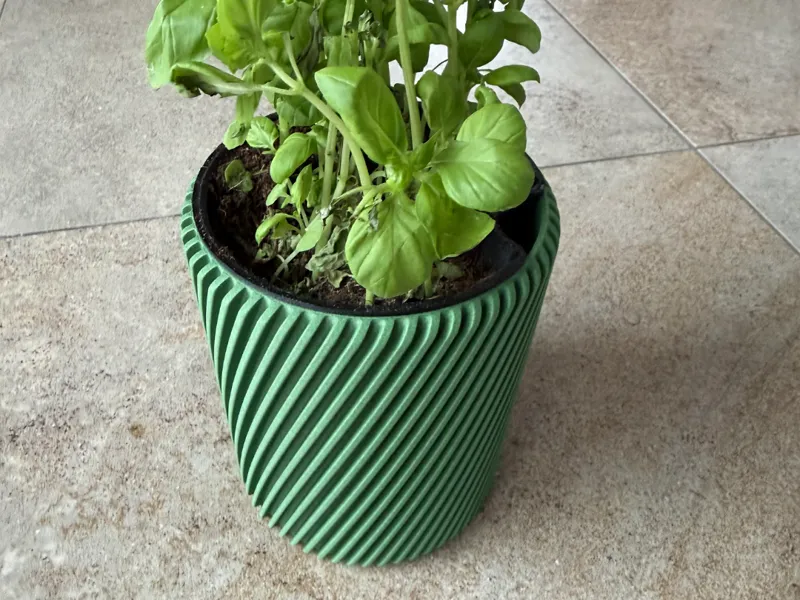Modern self-watering flower pot