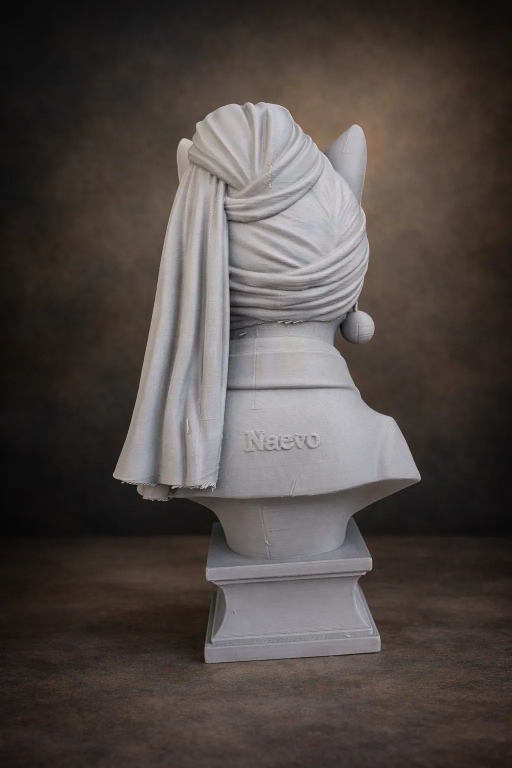 La Gatta con l'orecchino di perla - Busto view 4