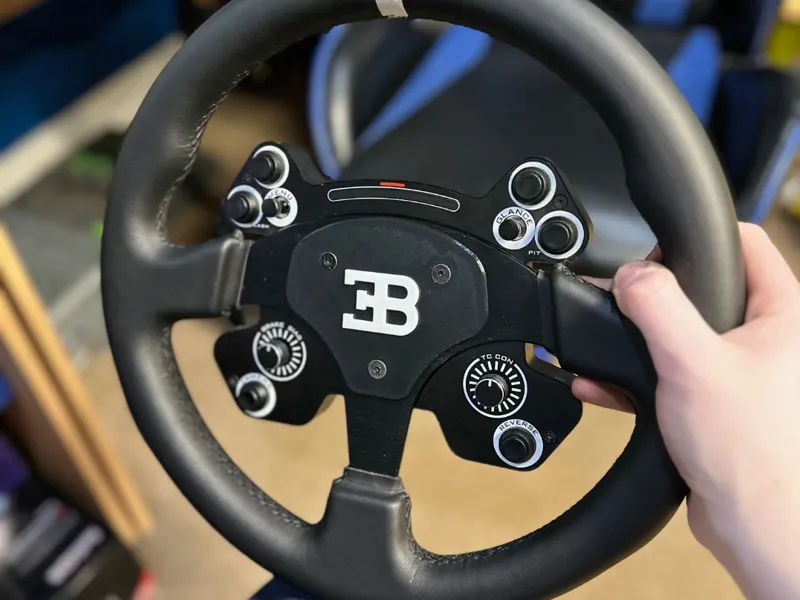 Bugatti Moza CS wheel logo plate 70mm PCD