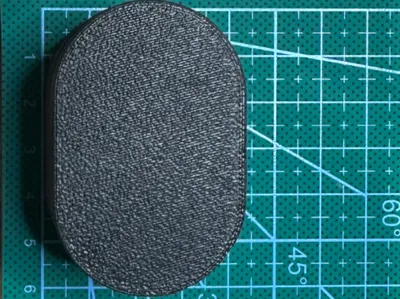 Small oval box with magnetic closure