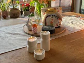 Tealight holder