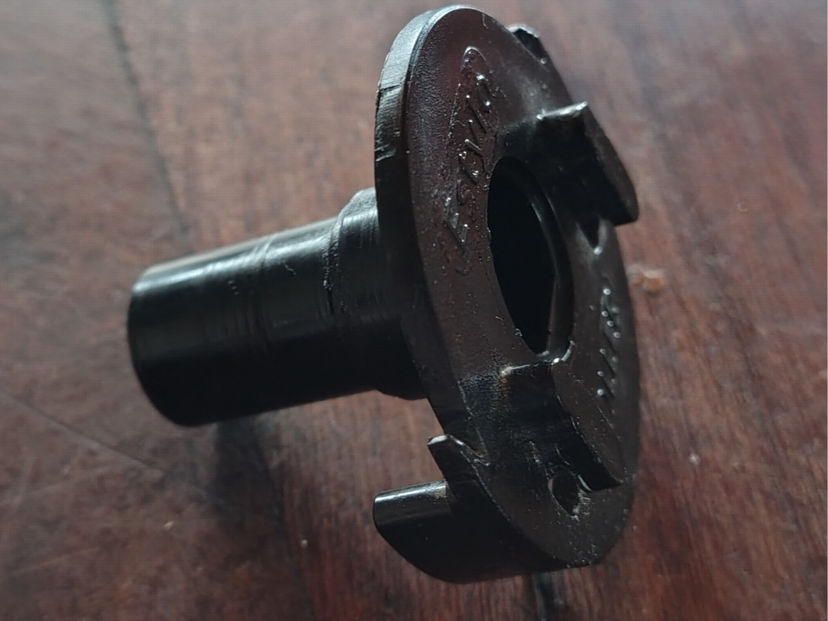 Replacement part for standard roller blind