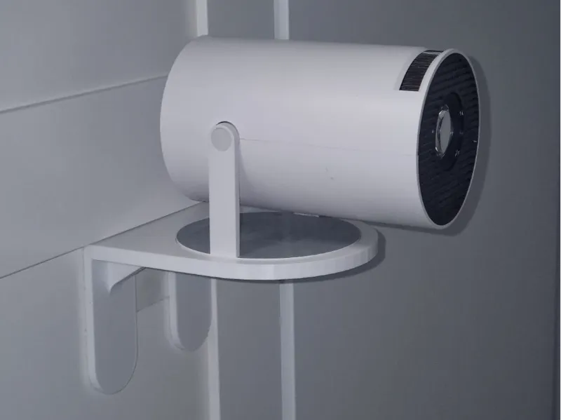 Bracket wall for projector