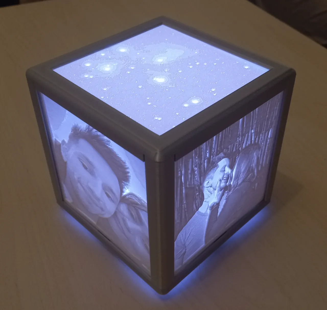 Litophane lamp with your own photos view 3