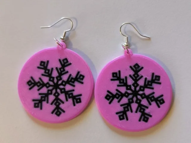 Earring with pattern