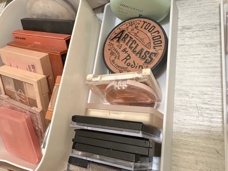 Blush Eyeshadow Palette box 80*200*30 (W*D*H)