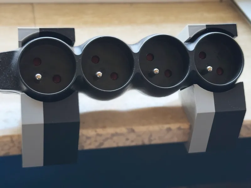 Round powerstrip mount