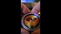 Gyroscope fidget tournant — photo 1