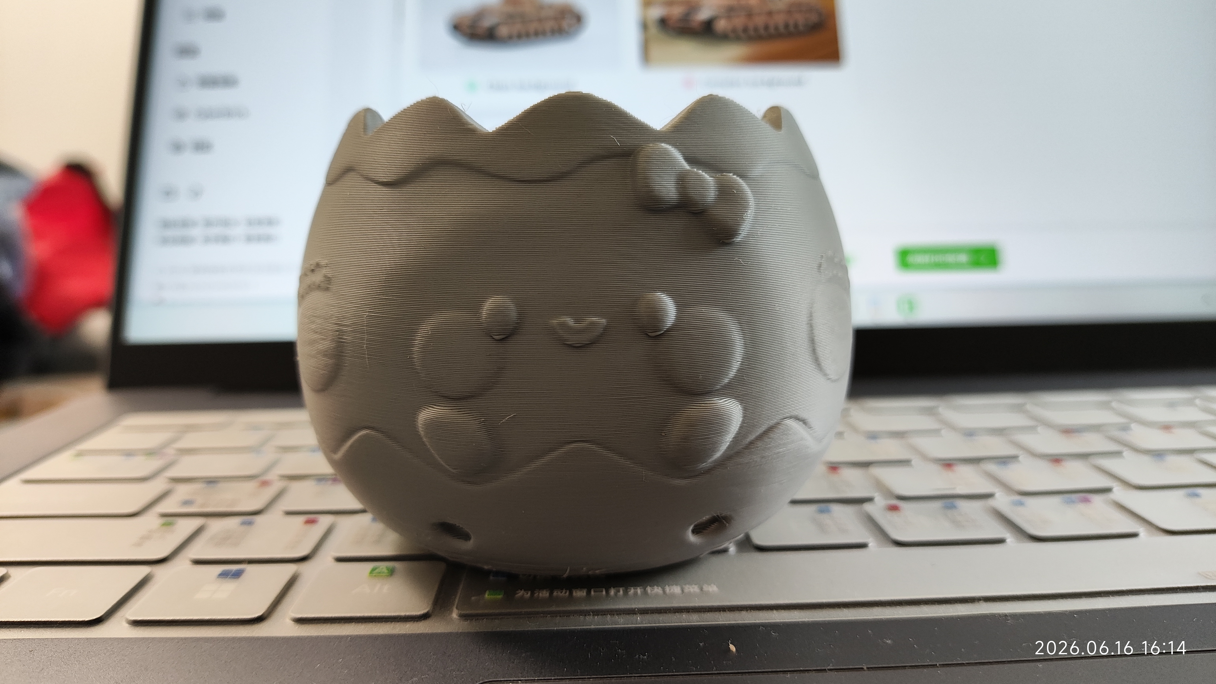 Miniatura 3 do modelo 3D 可爱蛋壳花盆