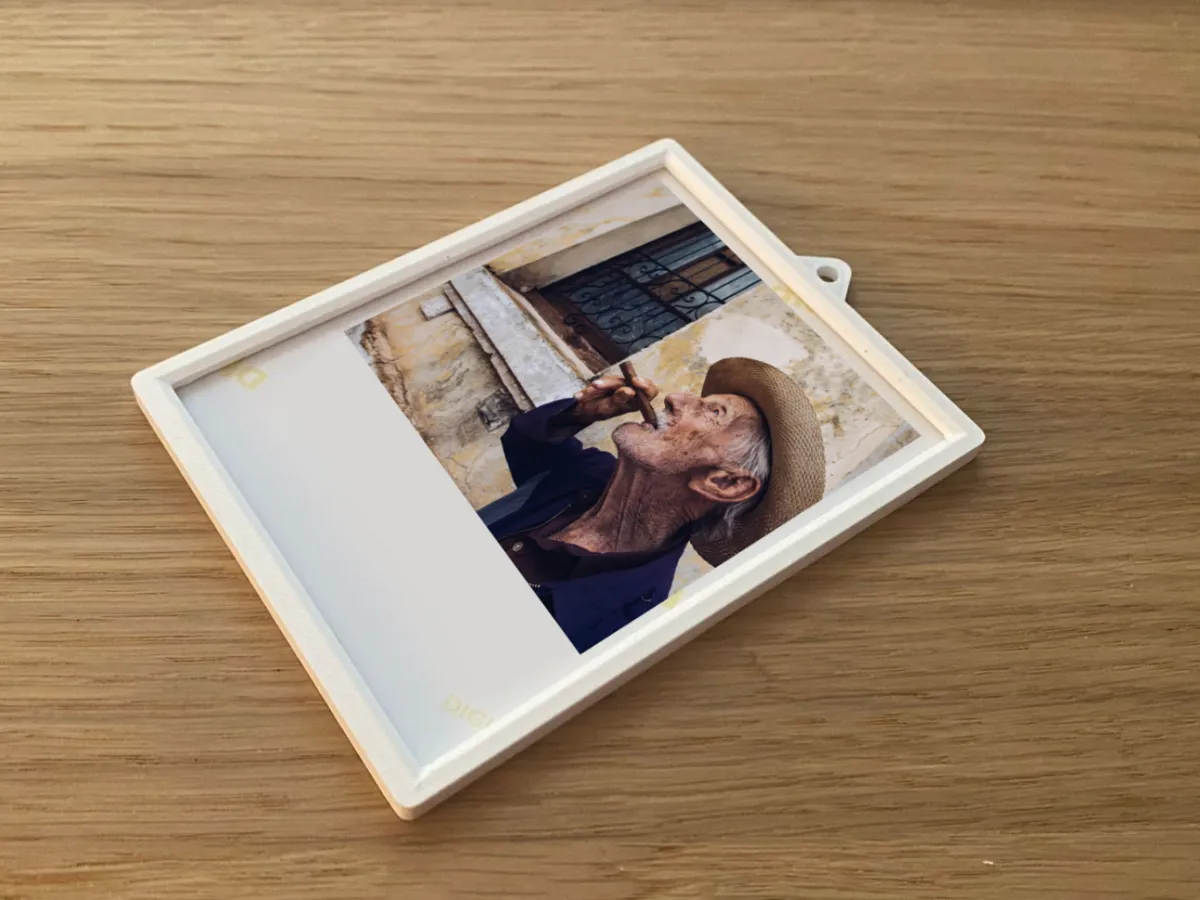 Cadre suspendu pour photo Polaroid